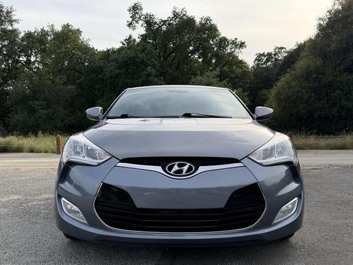 Triathlon Gray Metallic 2017 Hyundai Veloster Value Edition