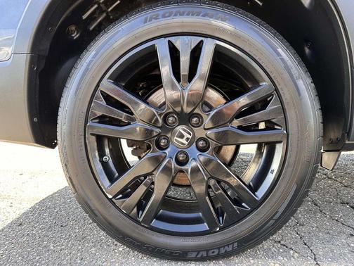 Modern Steel Metallic 2021 Honda Pilot Special Edition