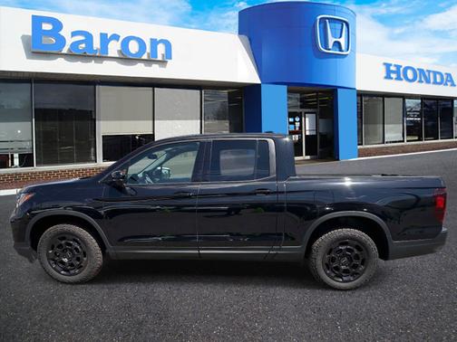 Crystal Black Pearl 2025 Honda Ridgeline