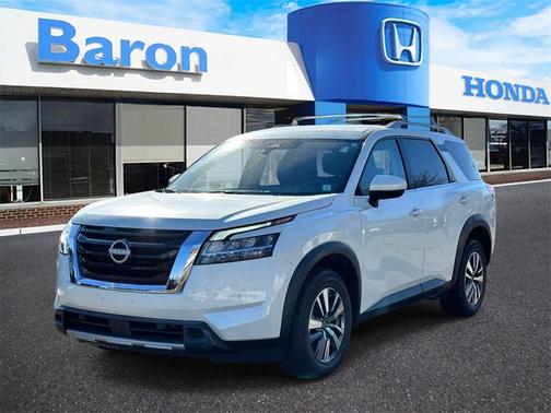 2023 Nissan Pathfinder SL