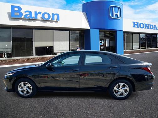 2023 Hyundai ELANTRA SE