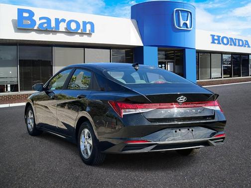2023 Hyundai ELANTRA SE