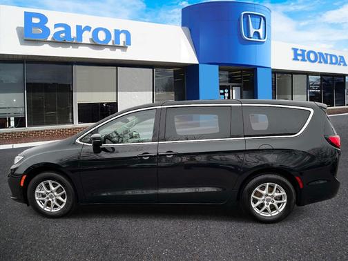 2023 Chrysler Pacifica Touring-L