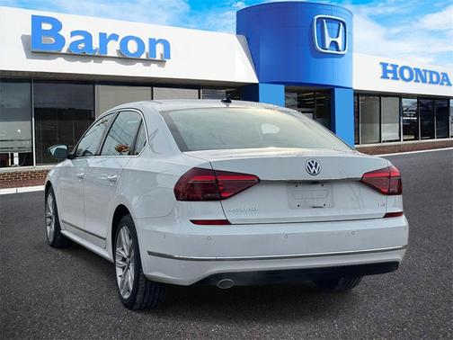 2017 Volkswagen Passat 1.8T SEL Premium
