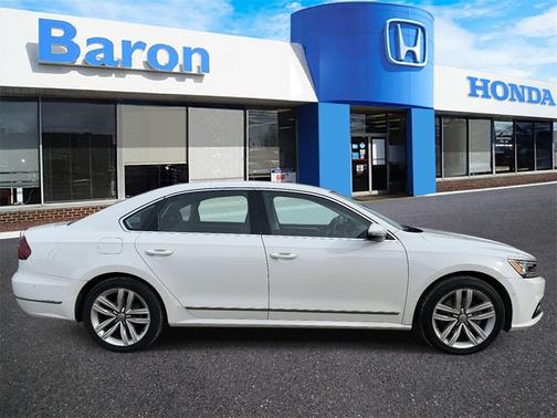 2017 Volkswagen Passat 1.8T SEL Premium