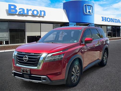 2022 Nissan Pathfinder SV