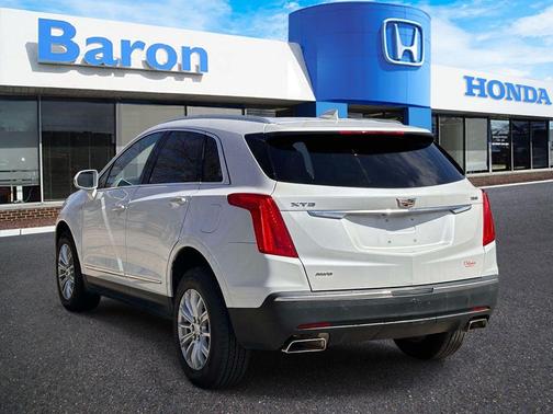 Crystal White Tri-Coat 2018 Cadillac XT5 Base