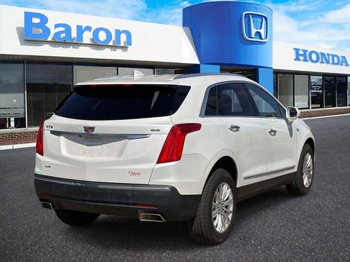 Crystal White Tri-Coat 2018 Cadillac XT5 Base