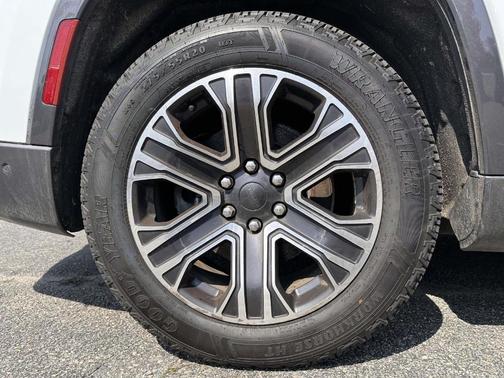 Bright White Clearcoat 2022 Jeep Wagoneer Series III
