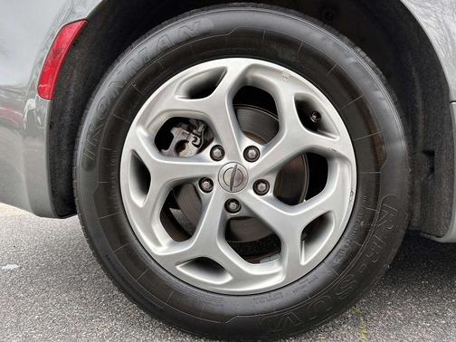 Ceramic Gray Clearcoat 2023 Chrysler Pacifica Limited