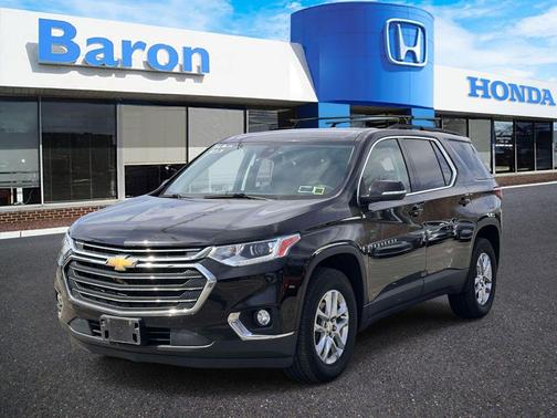 Mosaic Black Metallic 2021 Chevrolet Traverse LT Leather