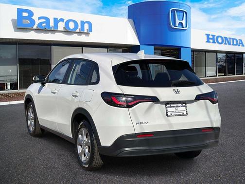 Platinum White Pearl 2023 Honda HR-V LX