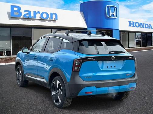 2025 Nissan Kicks SR