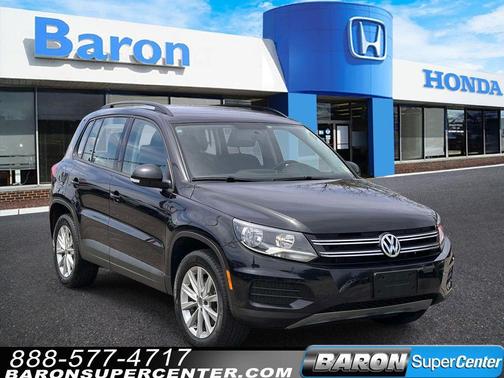 Deep Black Pearl Effect 2017 Volkswagen Tiguan Limited 2.0T