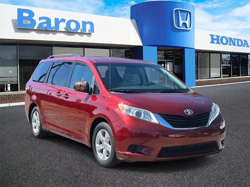 2013 Toyota Sienna LE