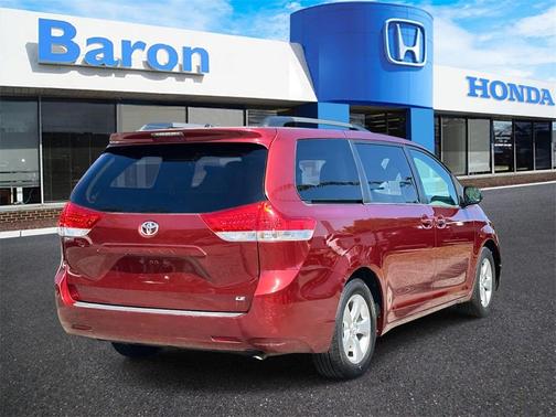 2013 Toyota Sienna LE
