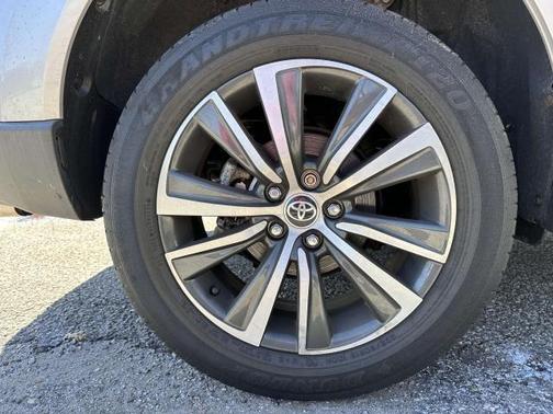 2021 Toyota Venza LE