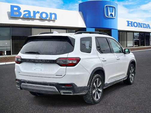 2023 Honda Pilot Touring