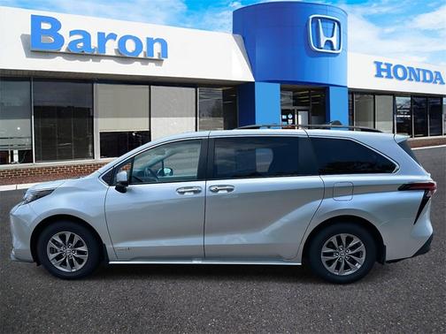 2021 Toyota Sienna XLE