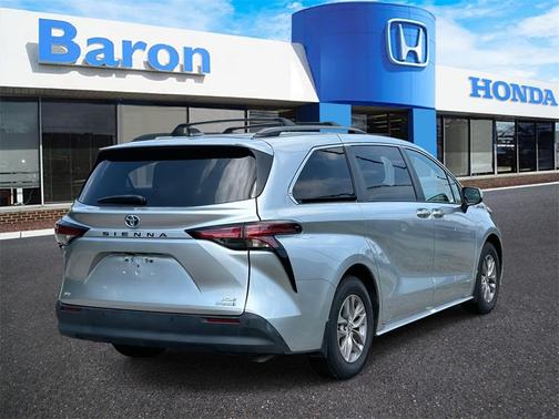 2021 Toyota Sienna XLE
