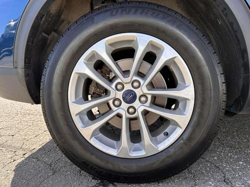 Green Metallic 2020 Ford Escape SE