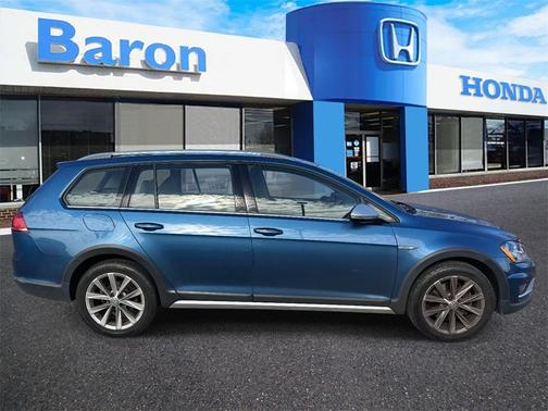 2017 Volkswagen Golf Alltrack TSI S