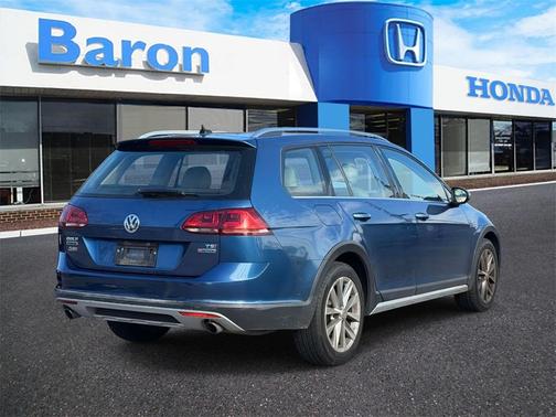2017 Volkswagen Golf Alltrack TSI S