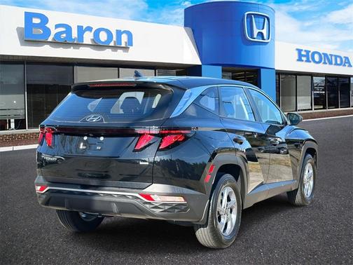 2023 Hyundai TUCSON SE