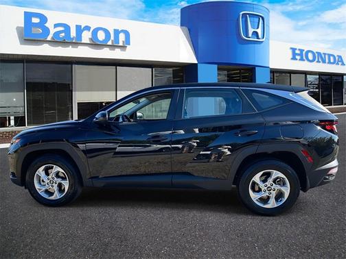 2023 Hyundai TUCSON SE