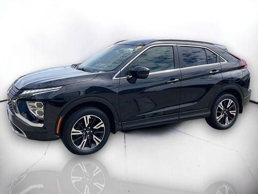 Labrador Black Pearl 2024 Mitsubishi Eclipse Cross SE