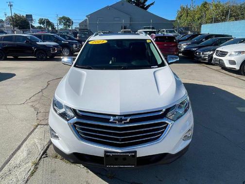 Iridescent Pearl Tricoat 2021 Chevrolet Equinox Premier w/1LZ