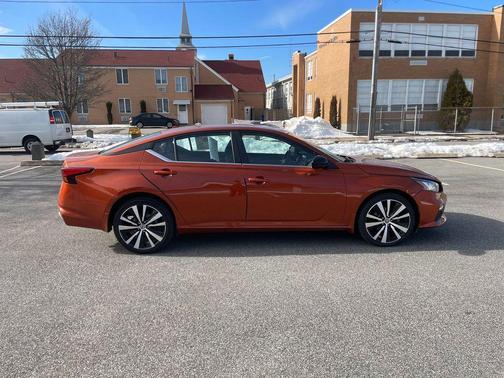 2022 Nissan Altima SR Intelligent AWD