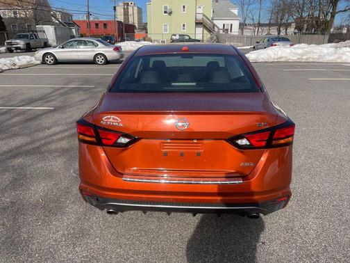 2022 Nissan Altima SR Intelligent AWD