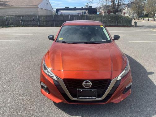 Sunset Drift Chromaflair 2022 Nissan Altima SR Intelligent AWD