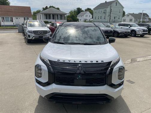 White Diamond With Black Roof 2026 Mitsubishi Outlander SEL S-AWC