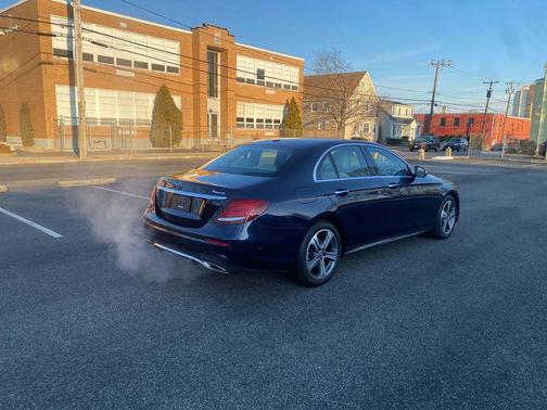 2017 Mercedes-Benz E-Class 4MATIC