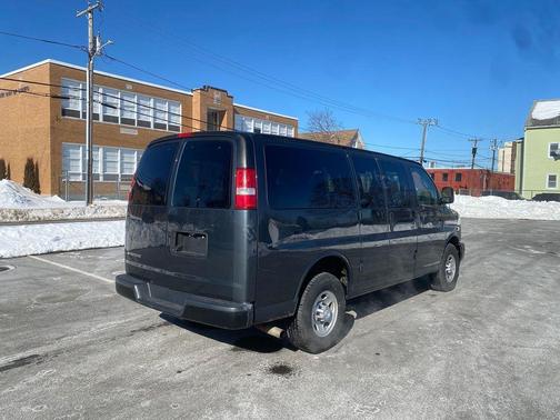 2017 Chevrolet Express 2500 LS