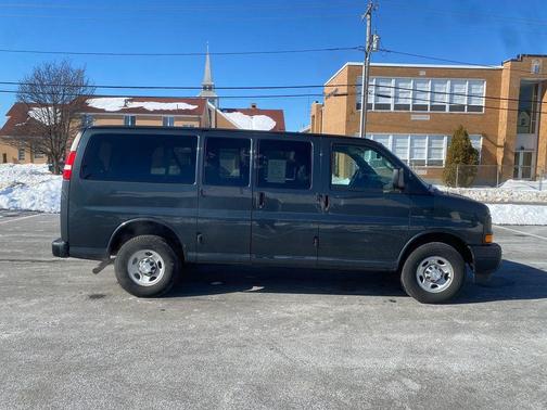 2017 Chevrolet Express 2500 LS