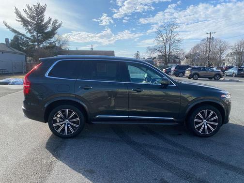 2022 Volvo XC90 T6 Inscription