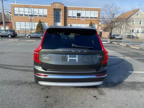 2022 Volvo XC90 T6 Inscription