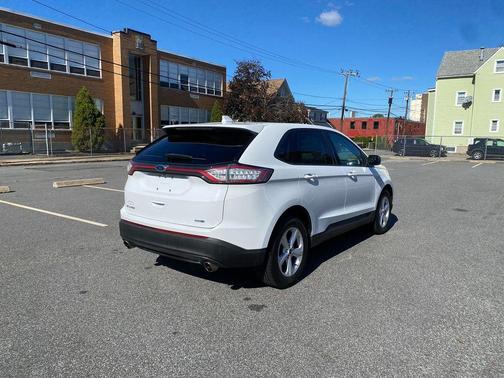 2018 Ford Edge SE