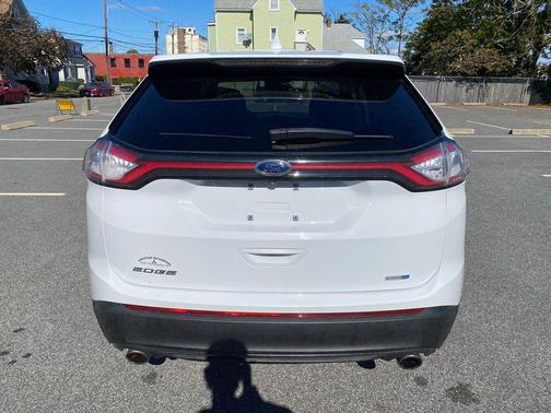 2018 Ford Edge SE