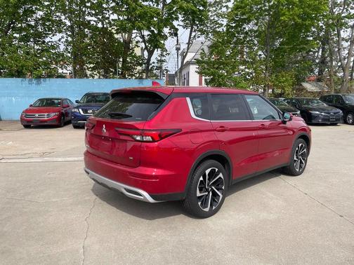 Red Diamond 2024 Mitsubishi Outlander SE Black Edition S-AWC