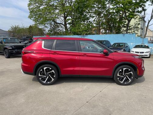 Red Diamond 2024 Mitsubishi Outlander SE Black Edition S-AWC