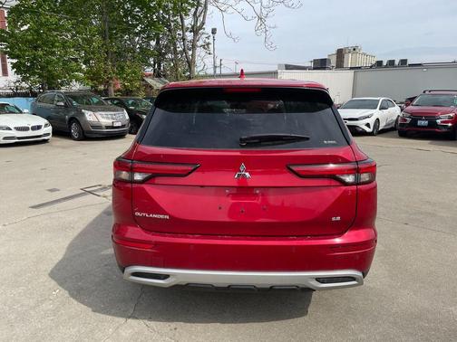 Red Diamond 2024 Mitsubishi Outlander SE Black Edition S-AWC