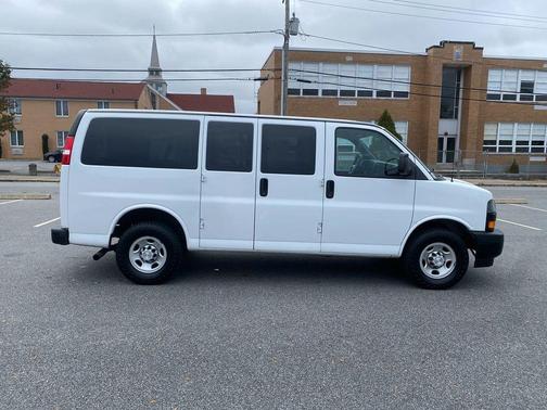 2019 Chevrolet Express 2500 LS