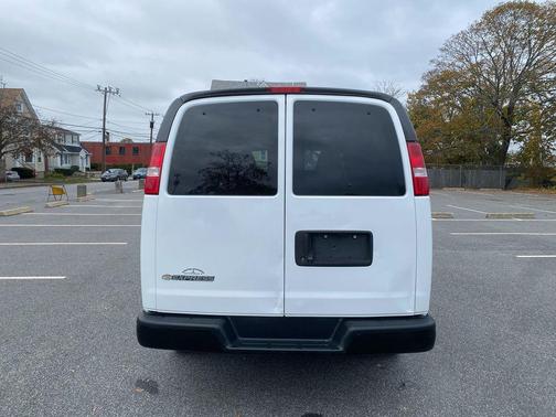 2019 Chevrolet Express 2500 LS
