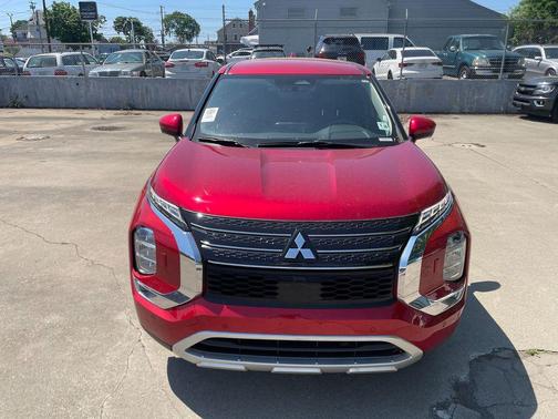 Red Diamond 2023 Mitsubishi Outlander SE S-AWC