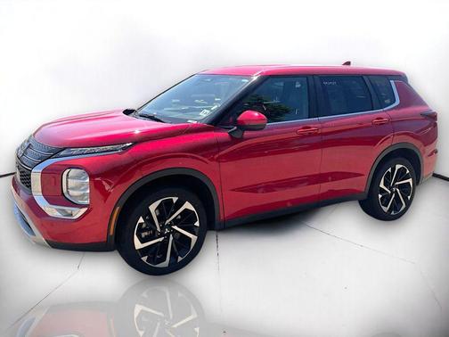 Red Diamond 2023 Mitsubishi Outlander SE S-AWC
