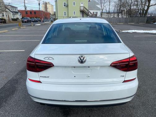 2018 Volkswagen Passat 2.0T S